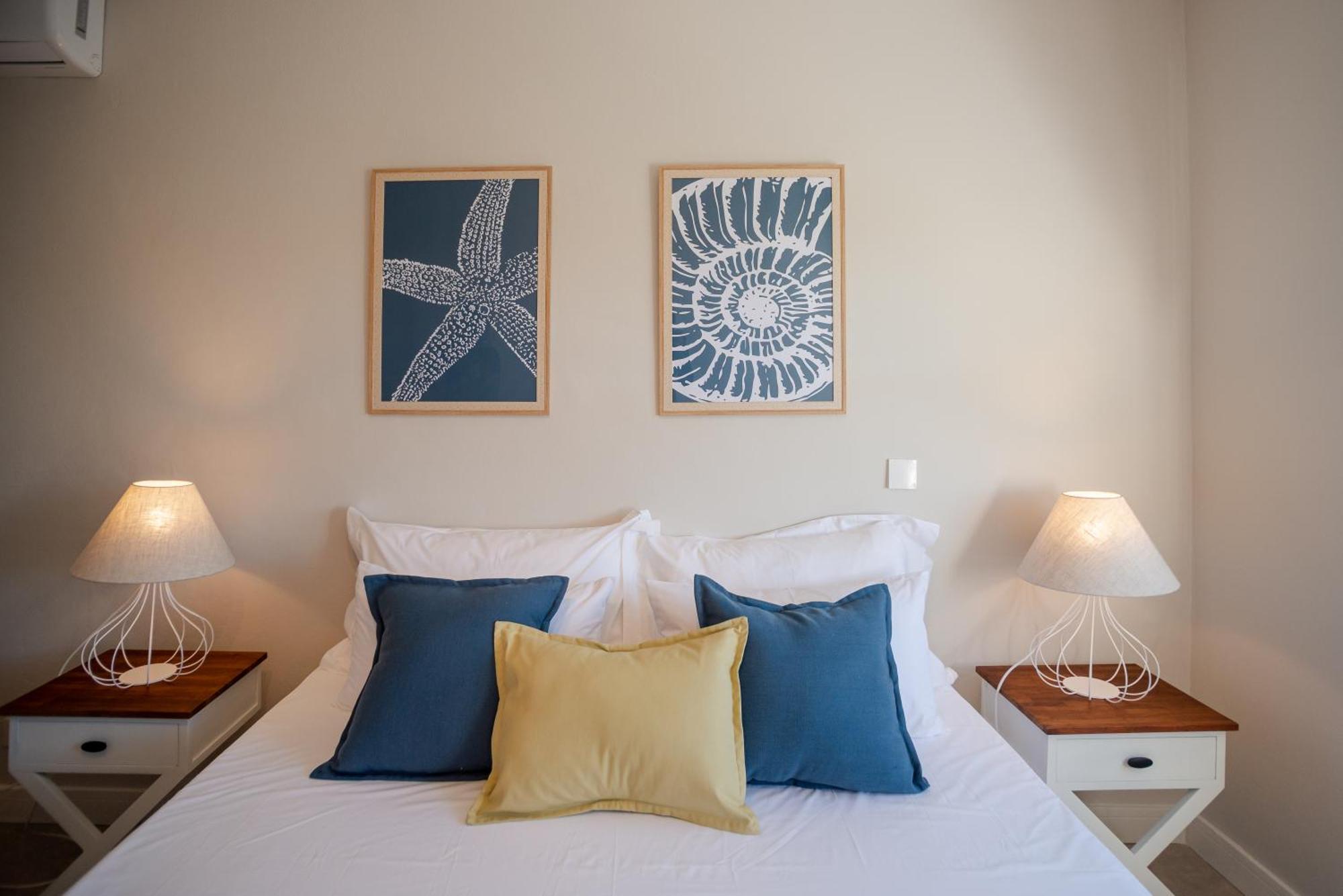 Blue Coral Beachfront Penthouse अपार्टमेंट